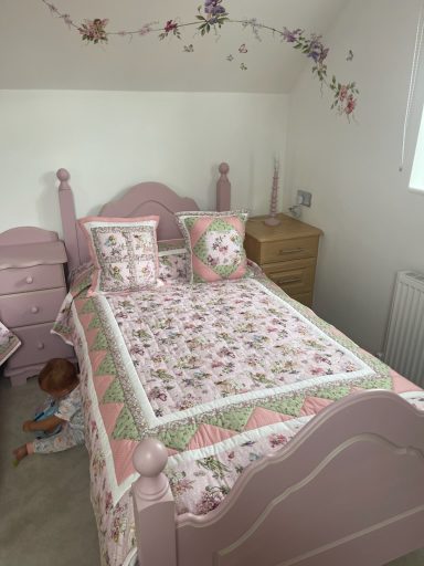 Fairy Quilt in pinks and greens
Matching Cushions